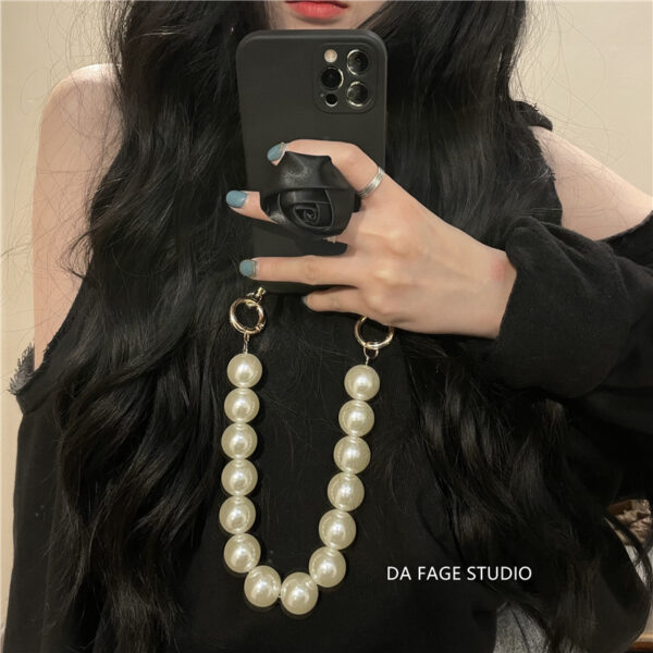 Temperament Flower Bracket Pearl Chain Mobile Phone Case